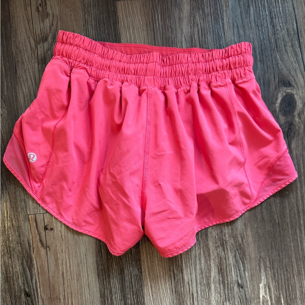 LULULEMON HOTTY HOT SHORTS 2.5”